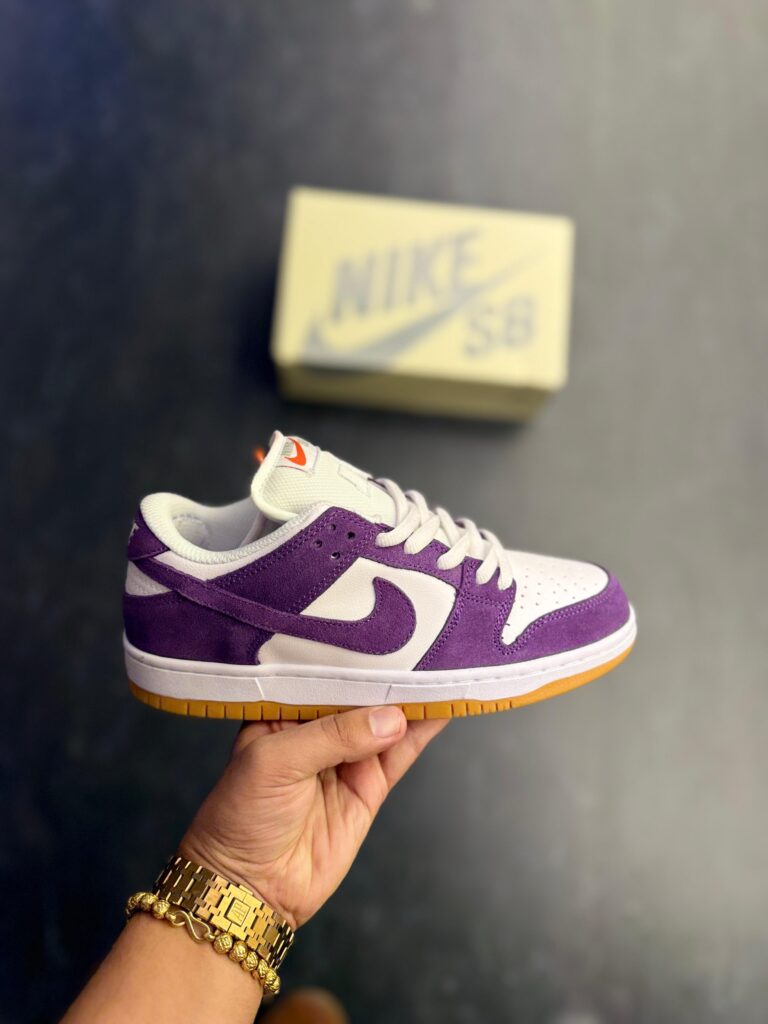 pink and purple dunks