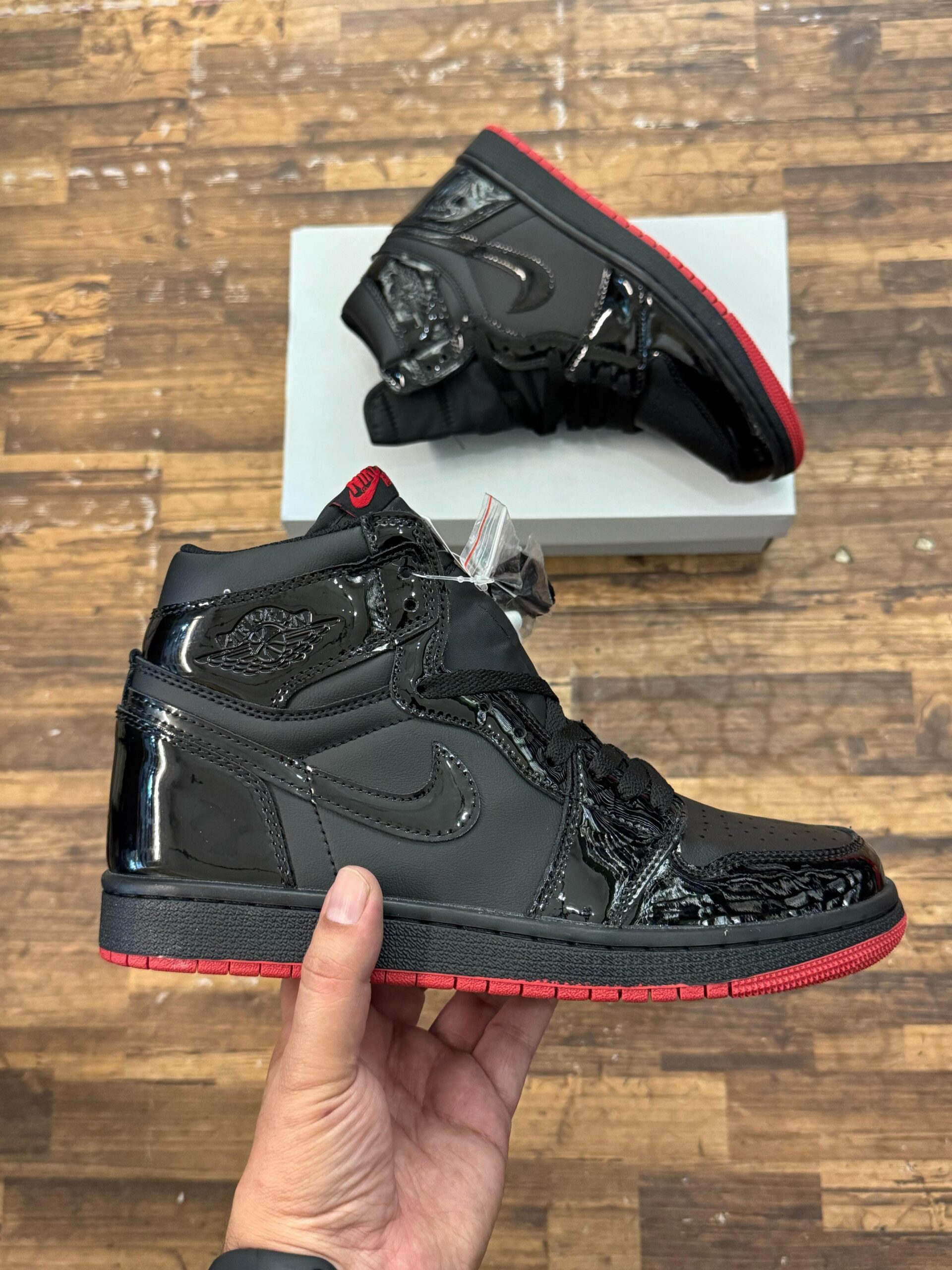 Jordan Retro High Gina Jordans FIRST COPY NIKE AIR JORDAN FOR MEN