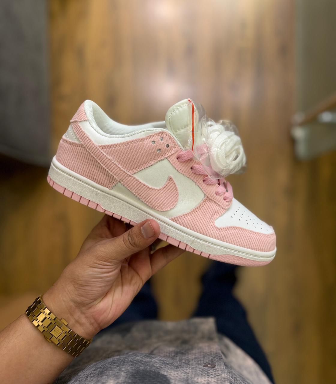 sb dunk pigeon pink